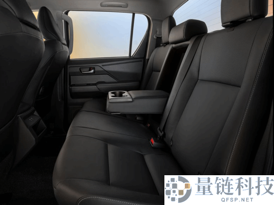 丰田“不死鸟”上新 全新海拉克斯皮卡发布:初次用上纯电