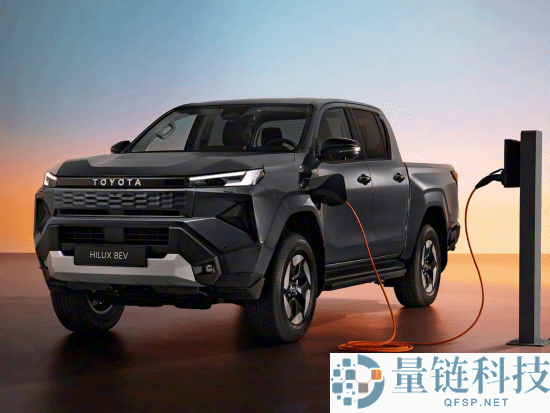 丰田“不死鸟”上新 全新海拉克斯皮卡发布:初次用上纯电