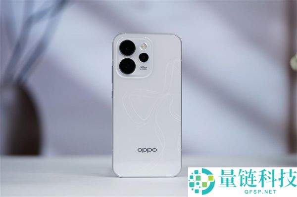 全息光刻美背太吸睛,OPPO Reno 15图赏