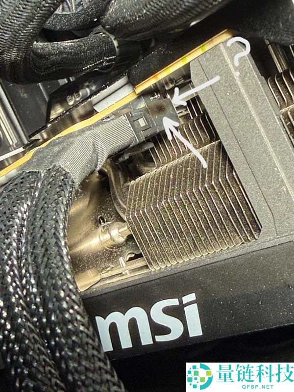 RTX 5090又烧了,直接融化焊死在GPU上取不下来