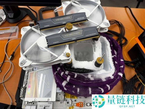 DDR5-14000不是梦,全新超频世界记载达成13530MT/s