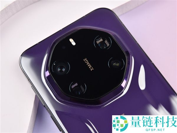 华为Mate 80 RS特殊巨匠上手：一部细节体验拉满的巨匠旗舰