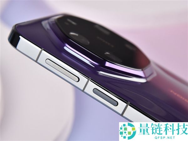 华为Mate 80 RS特殊巨匠上手：一部细节体验拉满的巨匠旗舰