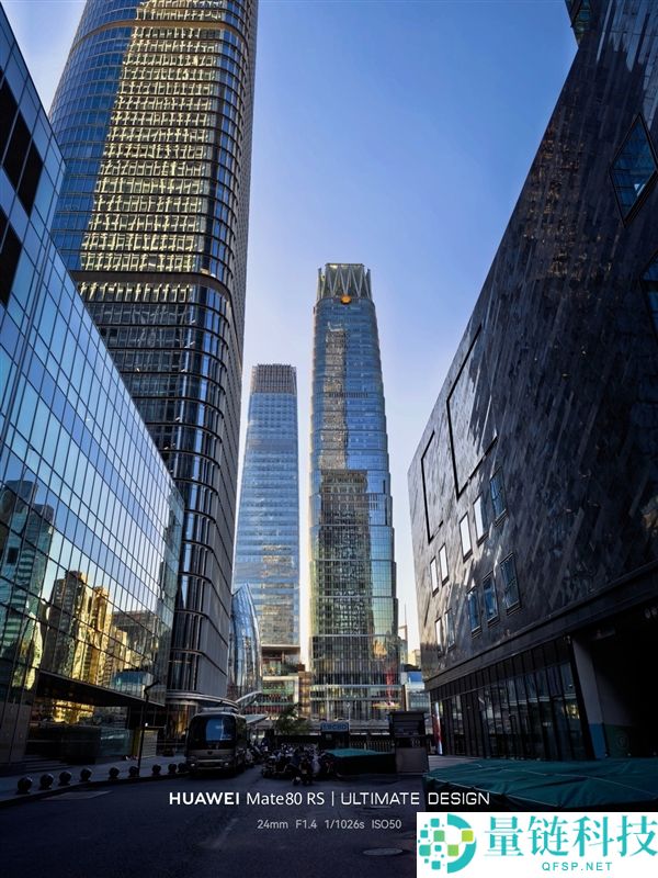 华为Mate 80 RS特殊巨匠上手：一部细节体验拉满的巨匠旗舰