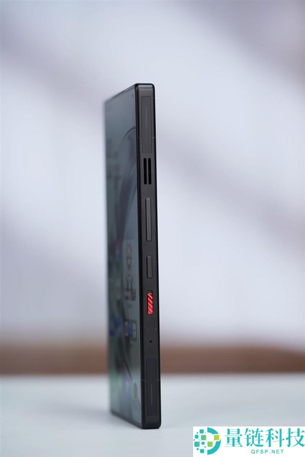 开启手机水冷散热时期,红魔11 Pro+图赏