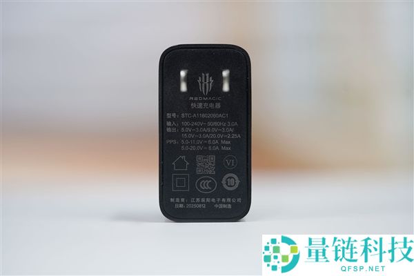 开启手机水冷散热时期,红魔11 Pro+图赏