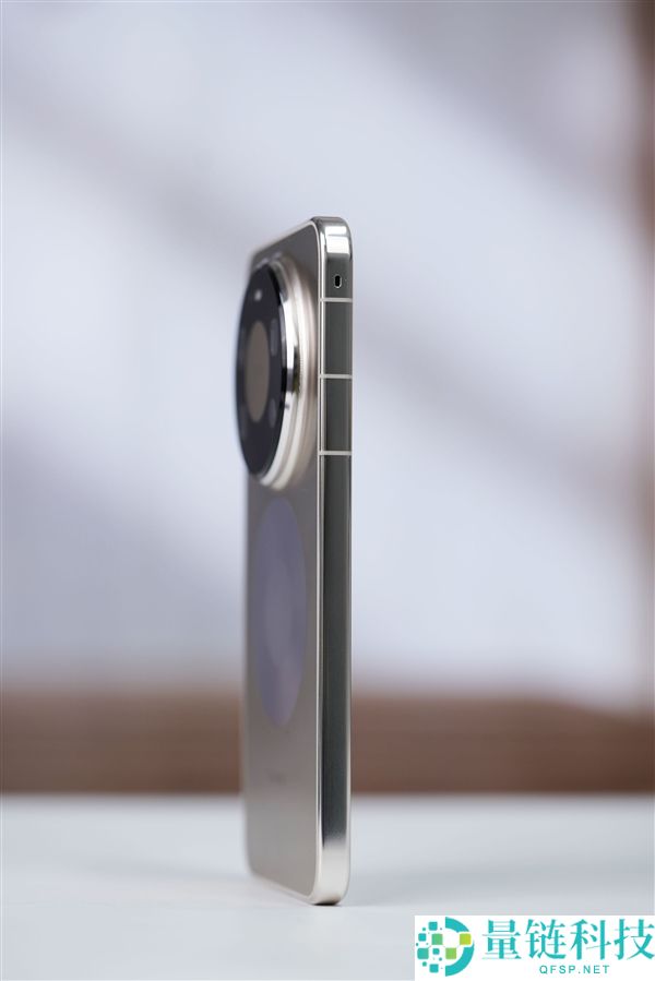 首发麒麟9030 Pro,华为Mate 80 Pro Max图赏