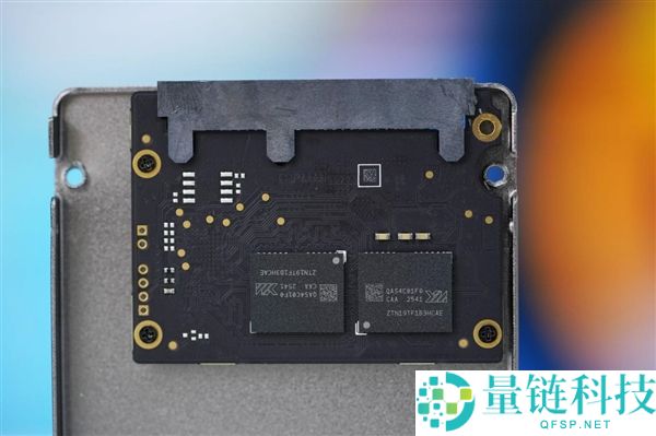长江存储原厂颗粒,致态小翼S001 1TB SSD图赏