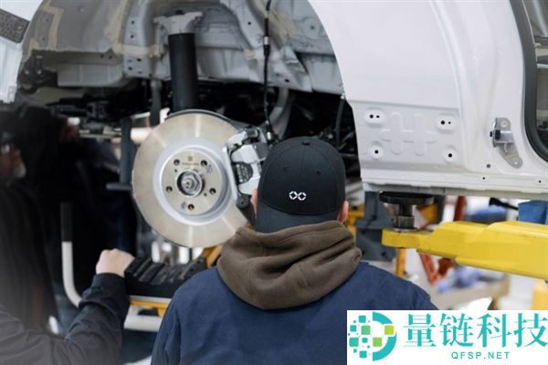 法拉第将来晒FX Super One工场组装现场 网友：纯手搓 草台班子