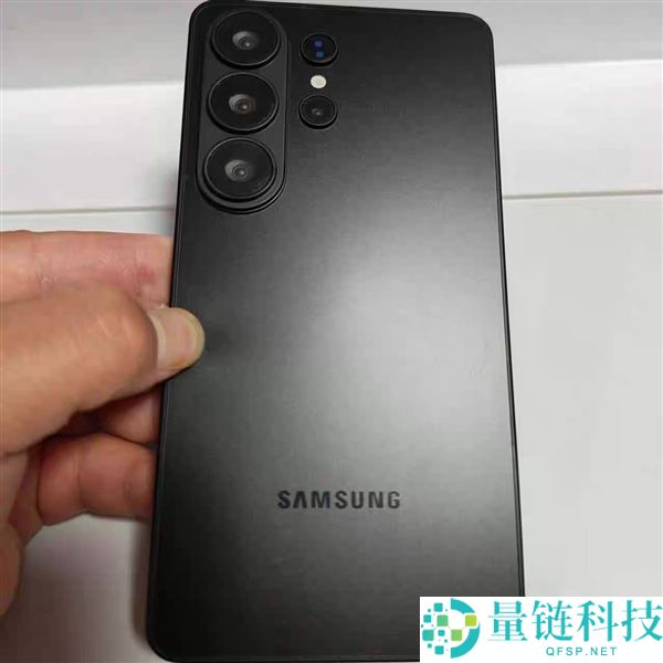 2026年首款万元机皇来了,三星Galaxy S26 Ultra机模上手