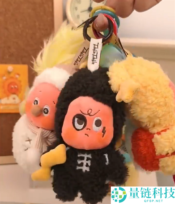 Labubu回归为“通俗花费品”：官旗店放量任买 48小时就能发货