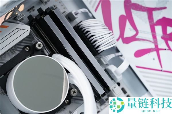 光影灿艳,KEYMOS科摩思赤霄白帝DDR5内存16GBx2 6000MHz图赏