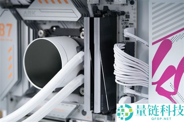 光影灿艳,KEYMOS科摩思赤霄白帝DDR5内存16GBx2 6000MHz图赏