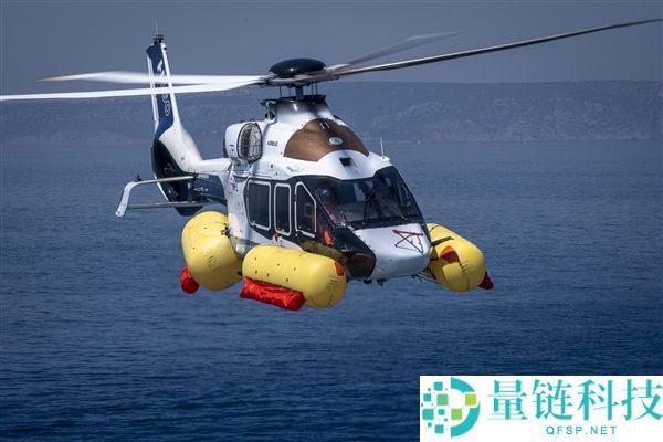 空客H160直升时机毛病坠入海中 机体漂浮系统救下机上8人
