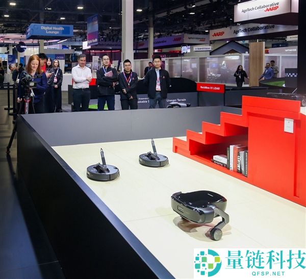 扫地机长出“双腿”,石头科技G-Rover冷艳CES 构建家庭机械人新拼图