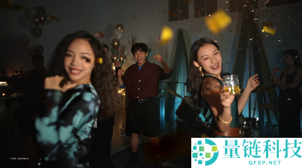 光荣Magic8 Pro Air搭载AI变焦阵列闪光灯:夜拍无死角 一键直出闪光大片