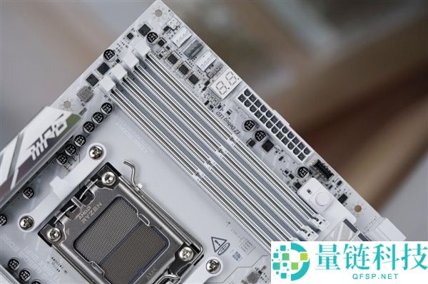 高颜值雪白刀锋,微星MPG B850M EDGE TI MAX WIFI图赏