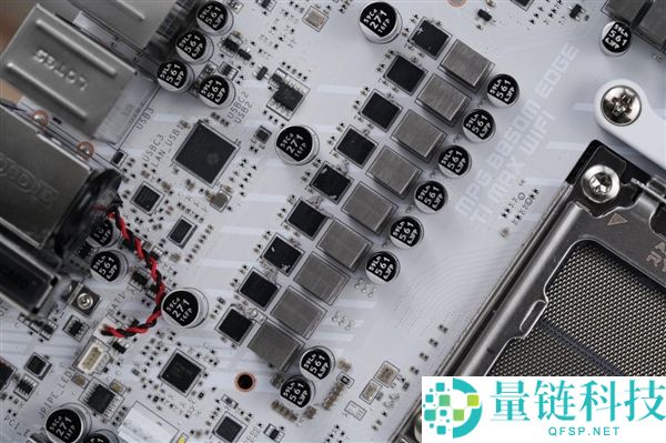 高颜值雪白刀锋,微星MPG B850M EDGE TI MAX WIFI图赏