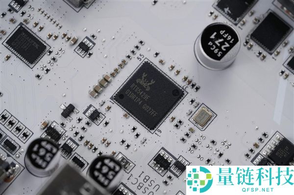 高颜值雪白刀锋,微星MPG B850M EDGE TI MAX WIFI图赏