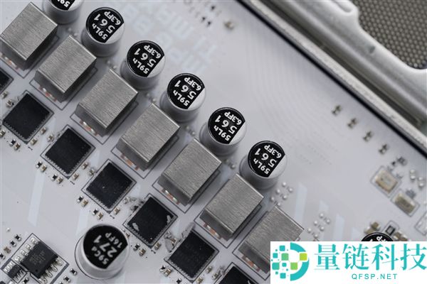 高颜值雪白刀锋,微星MPG B850M EDGE TI MAX WIFI图赏