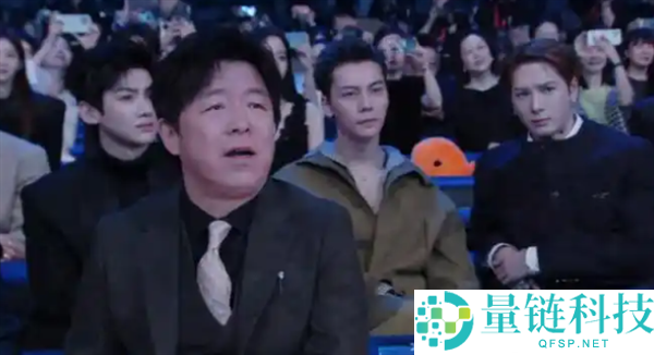 宇树机械人台上热舞 台下舞王四脸看懵 黄渤白敬亭被赶上架赛博斗舞