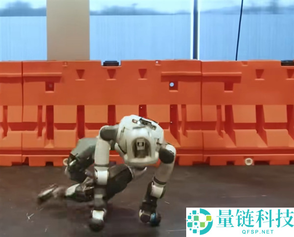 波士顿动力人形机械人进化太神速:Atlas已学会一连空翻