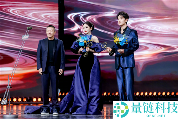 微博之夜主办方再次就坐位争议抱歉:任务人员操纵失误 杨幂及团队未介入干涉