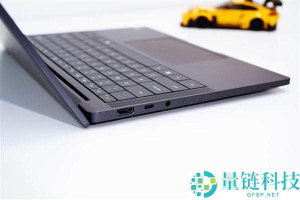 双层OLED触控屏观感冷艳 戴尔Pro 14 Premium上手