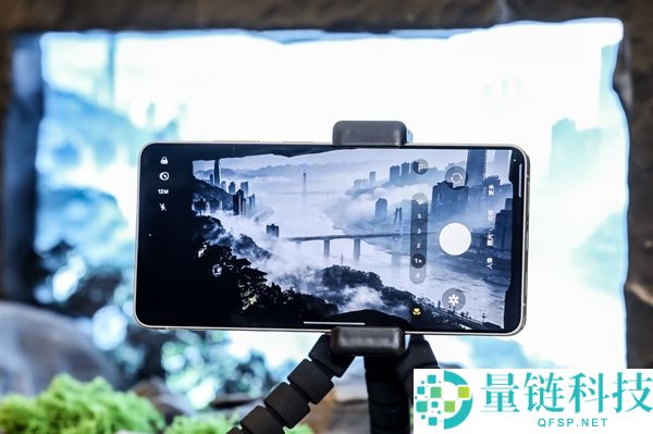 光与芯的物理学回归:三星Galaxy S26 Ultra冲破手机摄影AI涂抹困局