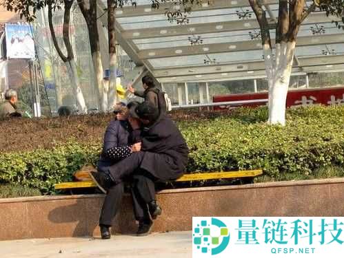 公园里的老年镖客视频大全：各种精彩老年镖客瞬间全收录