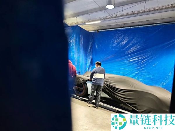 雷军预告有欣喜,小米汽车今天或将推出超跑车型 网友经过谍照已AI出外形