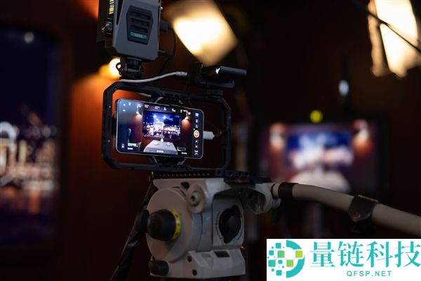 口袋里的摄影机,vivo X300 Ultra视频才能巨幅提拔:支撑完全片子创作系统