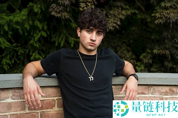 下载量超1500万次 19岁天赋少年做AI应用年入2亿,