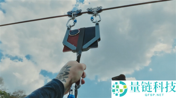 光荣Magic V6首发全新鲁班盾构钢铰链 航空级强度 承重可达80kg