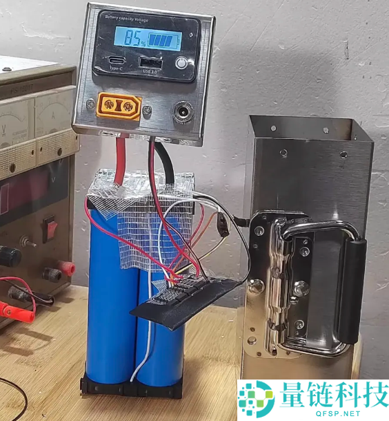 神操纵,维修师自制12V汽车应急启动电源：还能多场景供电