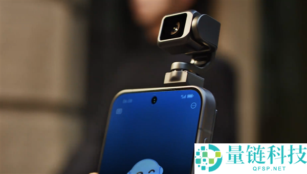 全球首款机械人手机 罗巍谈Robot Phone：最大遗憾是没在3月开卖