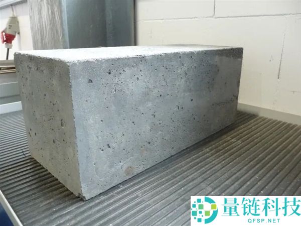 若是把钢筋混凝土中的铁换成钛 修建会更安稳吗？