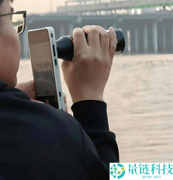 OPPO Find X9 Ultra真机偷跑：史上最强长焦旗舰 支撑10倍光变