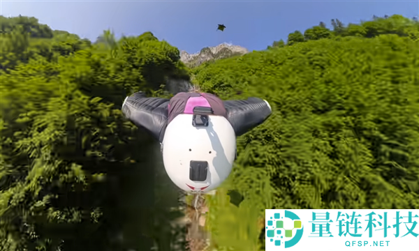 世界上最风险的运动之一,翼装飞翔者挂望天崖峭壁5小时获救