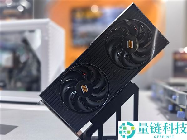 砺算科技首款国产显卡现场体验,《赛博朋克2077》相称流利