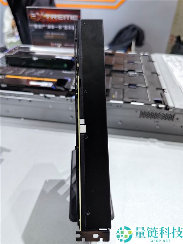 砺算科技首款国产显卡现场体验,《赛博朋克2077》相称流利