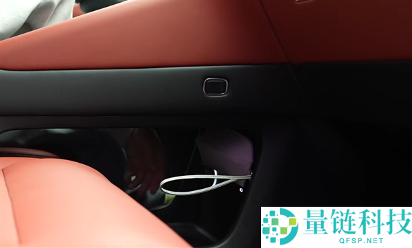 全新问界M6内饰解禁：整车10磁吸点位 副驾灵感橱窗创意太绝