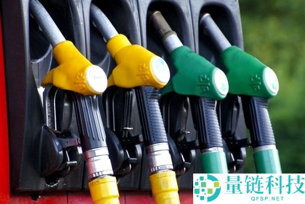 一月上涨22%,美汽油均价6.4元/升 油价上涨让美国公众都说受不了