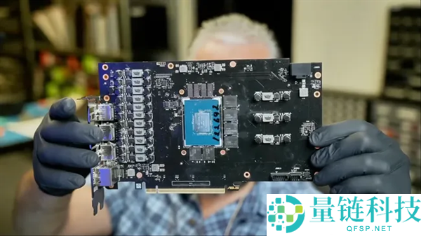 惨烈,用户私改液金致RTX 5070报废：中心销毁、PCB侵蚀