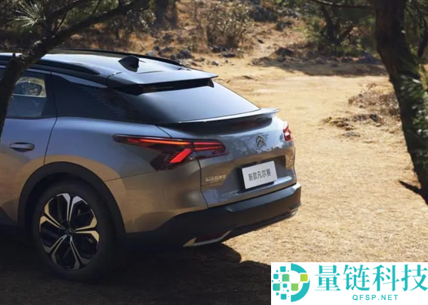 东风雪铁龙新款凡尔赛C5 X将于3月23日上市：标配流光镂空丝印