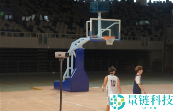 XbotGo猎鹰Falcon球场相机发布：毫秒级AI追拍、一键直播/数据剖析