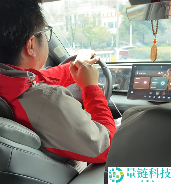 一年去4S店吃饭260次还骂人被拉黑 遭暴光后男人又报警了