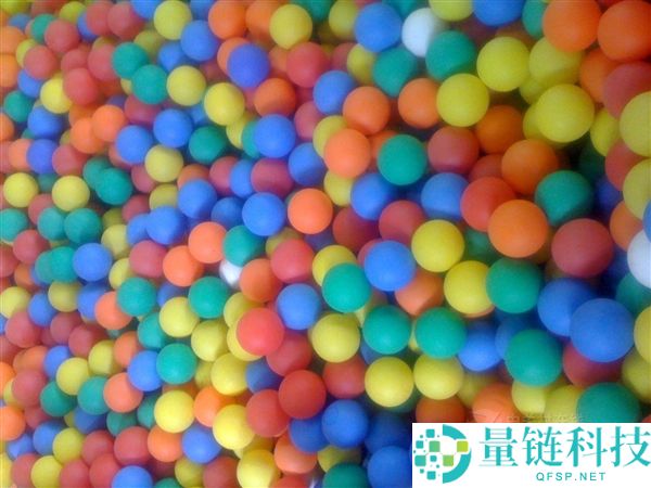 iPhone 4 价格暴涨 80 倍:为何内行更爱老照片的胶片质感?