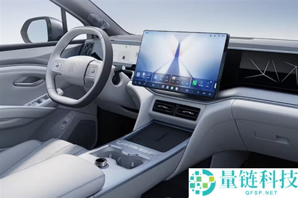 日媒惊叹：比亚迪年更软件 200 次，将特斯拉远远甩在身后