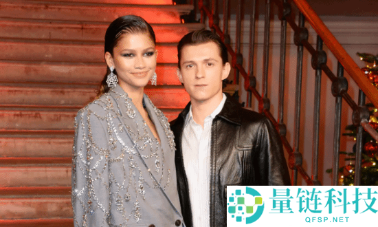 悉尼妹与赞达亚闹掰真相:疑似为荷兰弟争风吃醋引发矛盾